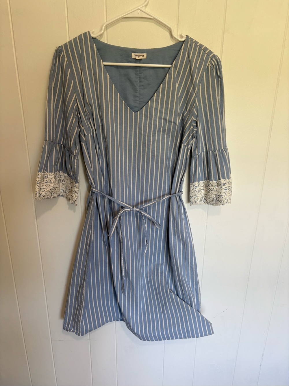 Westport Striped Blue V-Neck Dress with Lace Trim Size 12 Romantic Coastal